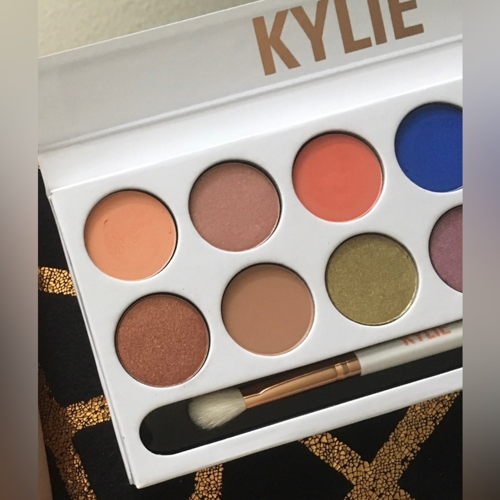 Kylie Cosmetics Royal Peach Palette
